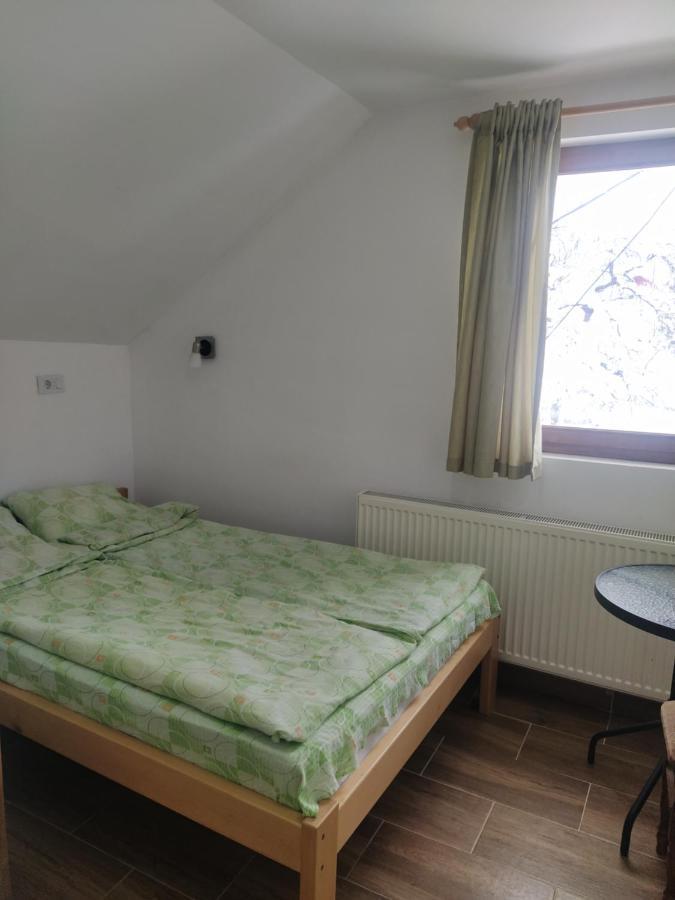 Domacinstvo Kod Gere Bed and Breakfast Crni Vrh Rum bild