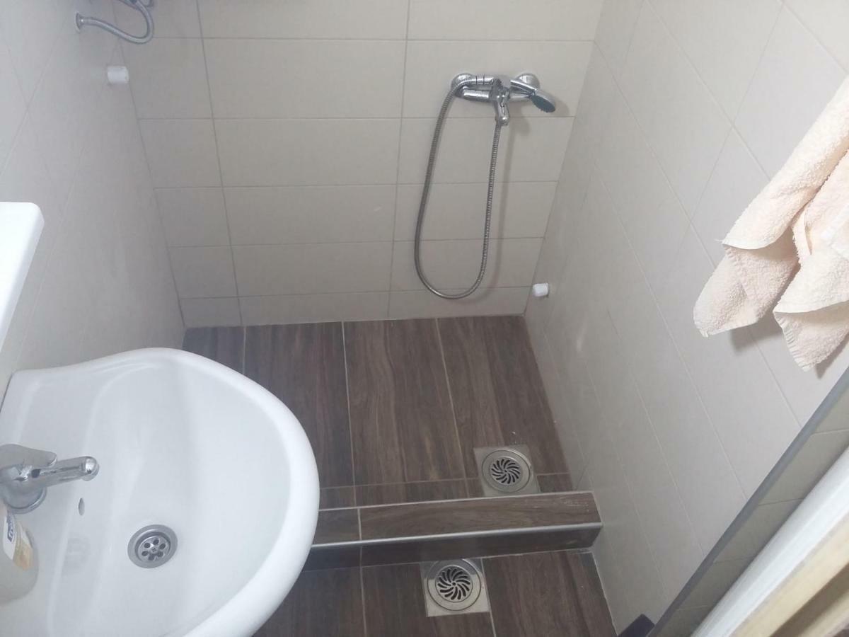 Domacinstvo Kod Gere Bed and Breakfast Crni Vrh Exteriör bild