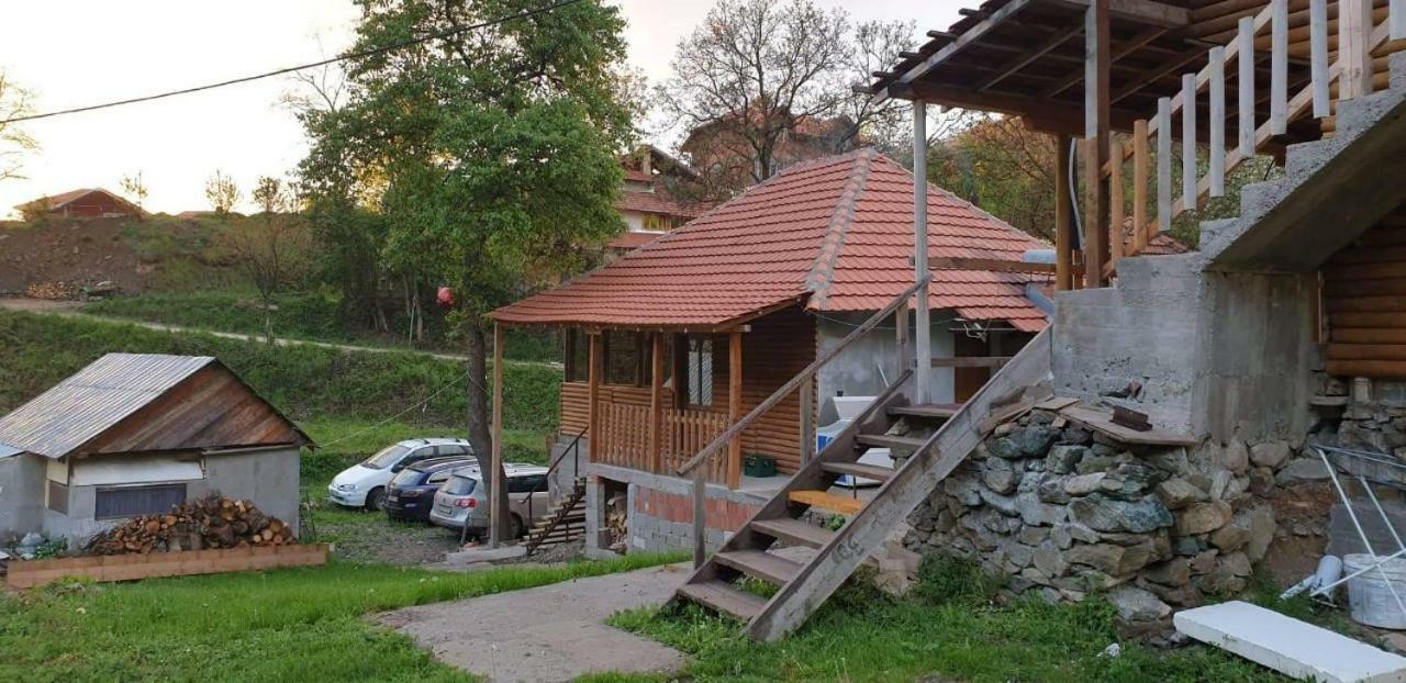 Domacinstvo Kod Gere Bed and Breakfast Crni Vrh Exteriör bild