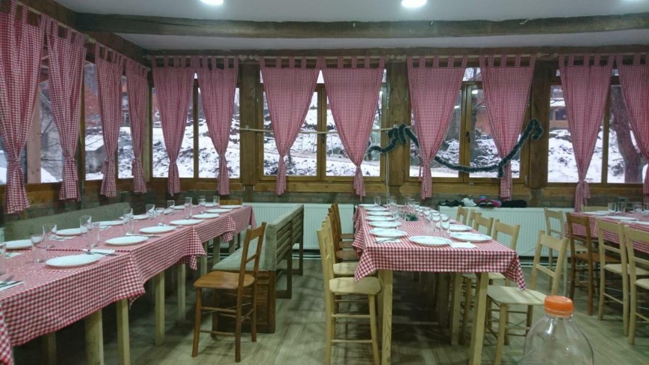 Domacinstvo Kod Gere Bed and Breakfast Crni Vrh Exteriör bild