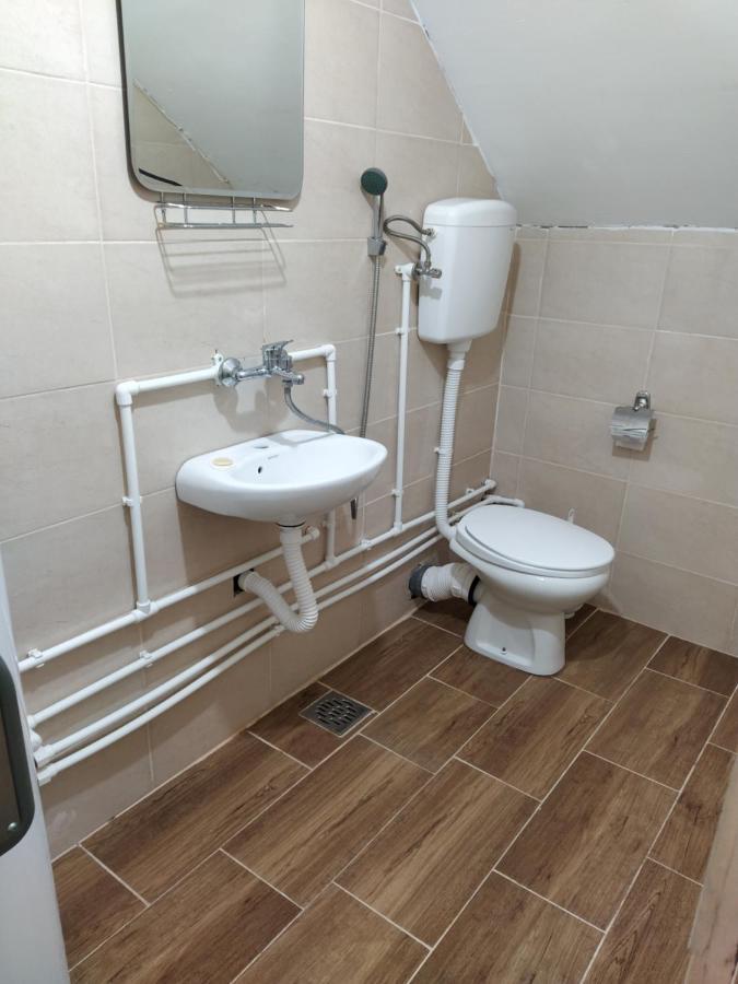 Domacinstvo Kod Gere Bed and Breakfast Crni Vrh Exteriör bild